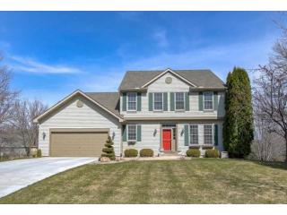 691 Camberwell Dr, Saint Paul, MN 55123-3923