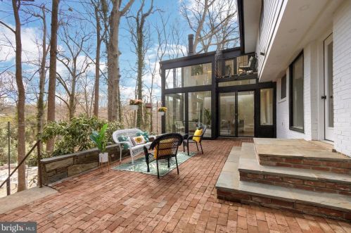 6107 Benalder Dr, Bethesda MD  20816-1007 exterior