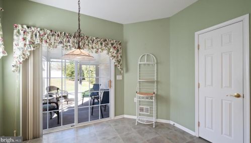 36 Bear Meade Dr, Trenton NJ 08691-3360 exterior