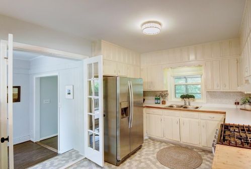 955 Church St, Smyrna GA 30080-3566 exterior