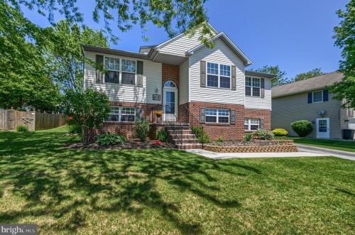 65 Dakota Dr, Hanover PA  17331-7727 exterior