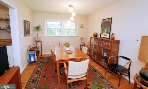 56 Roxboro Rd, Trenton NJ  08648-3925 exterior