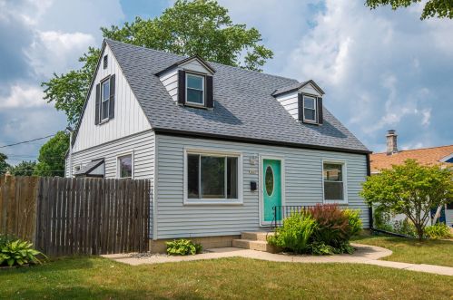 3825 99th St, Milwaukee, WI 53222-2423