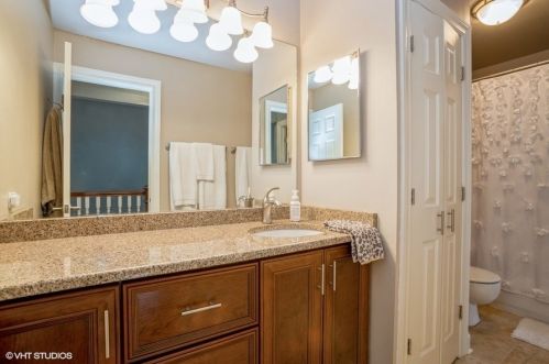 236 Butternut Ln, Streamwood IL 60107-2203 exterior