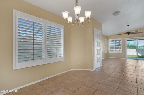 9401 Albatross Dr, Tucson AZ 85742-5126 exterior