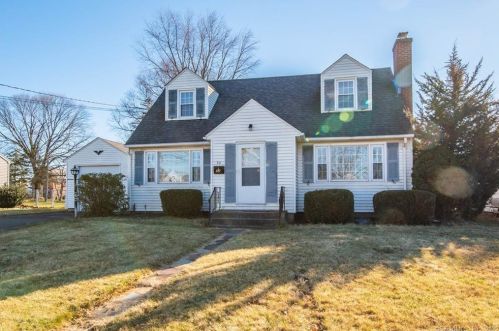 92 Osgood Ave, New Britain CT 06053-2715 exterior