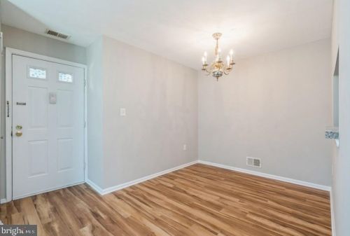 14 Cypress Ct, Trenton NJ  08648-4812 exterior