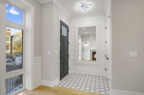 1323 Nelson St, Chicago IL 60657-3103 exterior