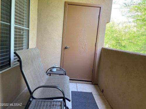 7050 Sunrise Dr, Tucson AZ 16105-1317 exterior