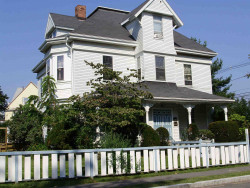 3 Central Ave, Newton, MA 02460-1706