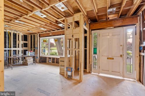 5121 Klingle St, Washington DC  20016-2654 exterior