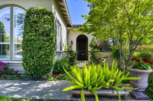 4054 Borders Dr, Folsom CA 95762-5415 exterior