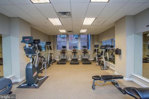 1101 Locust St, Philadelphia PA 19107-5519 exterior