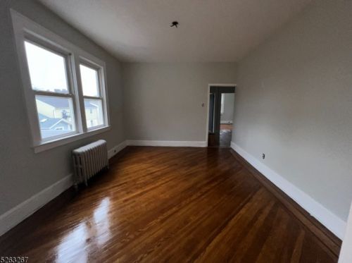 68 Manchester Pl, Newark NJ  07104-1703 exterior