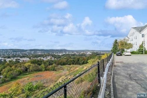 62 Amethyst Ln, Paterson NJ 07501-3361 exterior