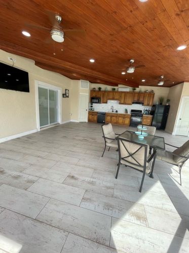 7019 Blossom Ave, Tampa FL 33614-3137 exterior