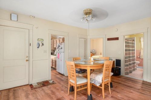 1041 Park Ave, Woonsocket RI 02895-4773 exterior