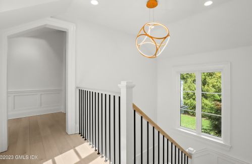 32 Meadowcroft Ln, Greenwich CT 06830-3823 exterior