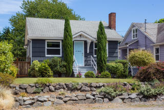 10026 Stone Ave, Seattle, WA 98133-9418