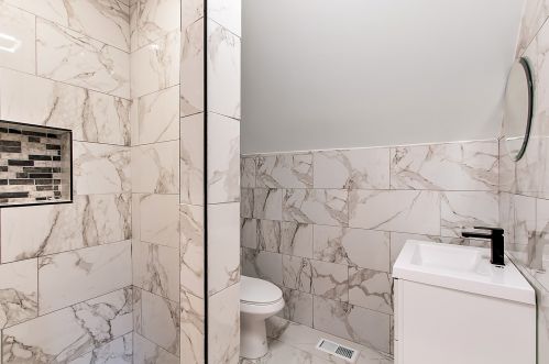 527 Ridgeway Ave, Chicago IL 60659-1117 exterior