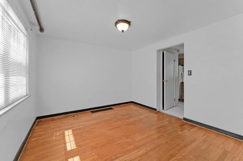 1206 Cir Dr, Pittsburgh PA 15221-4502 exterior