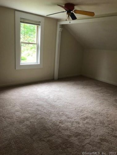 5 Southview St, Enfield CT 06082-4619 exterior