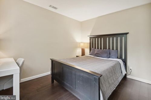 2001 Dundee Rd, Rockville MD 20850-3046 exterior