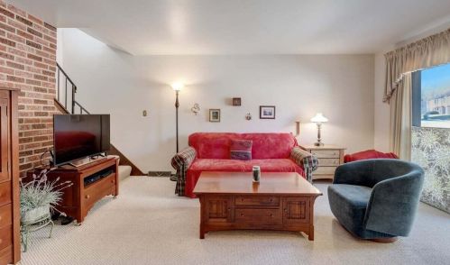 3951 College Ave, Milwaukee WI  53221-4542 exterior