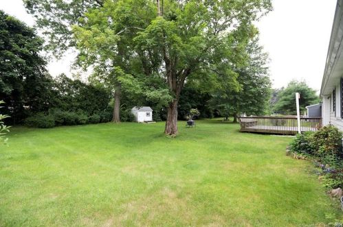 17 Allen St, Enfield CT 06082-4715 exterior