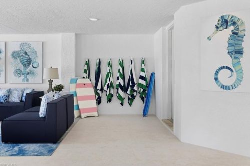 24 Casa Mar Ln, Naples FL 34103-3685 exterior