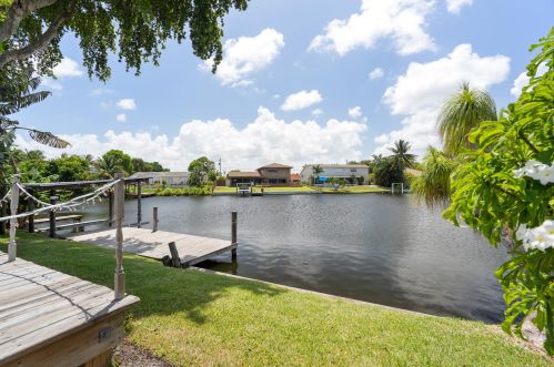 2547 11 Ct, Boynton Beach FL 33426-7812 exterior