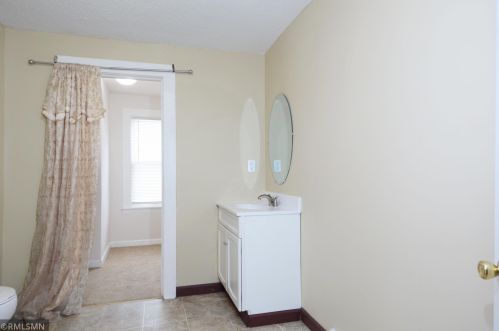 406 Edmund Ave, Saint Paul MN 55103-1605 exterior