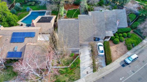 1314 Marina Cir, Davis CA 95616-2728 exterior