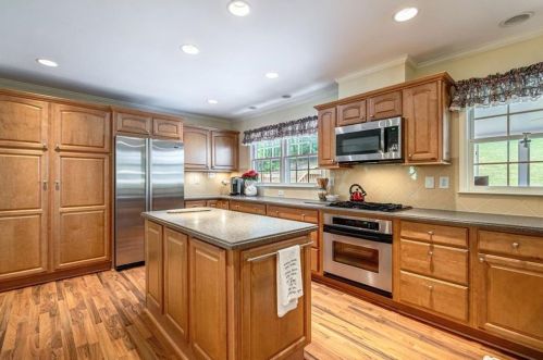 3559 Hidden Acres Dr, Atlanta GA 30340-4449 exterior