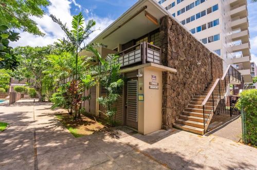 1700 Makiki St, Honolulu HI 96822-4488 exterior