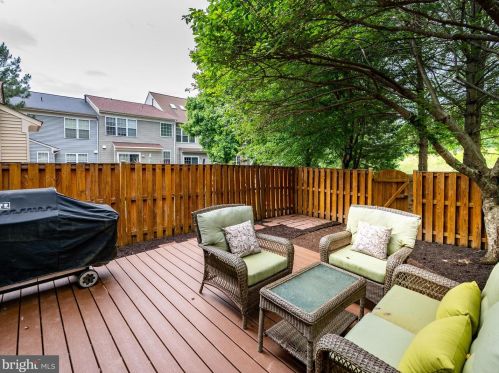 6206 Littlethorpe Ln, Alexandria VA 22315-3700 exterior