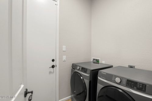 22110 36th St, Phoenix AZ  85050-7392 exterior