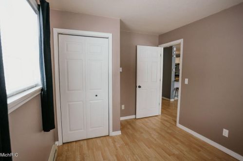 1303 Bruce St, Mount Pleasant MI 48858-1303 exterior