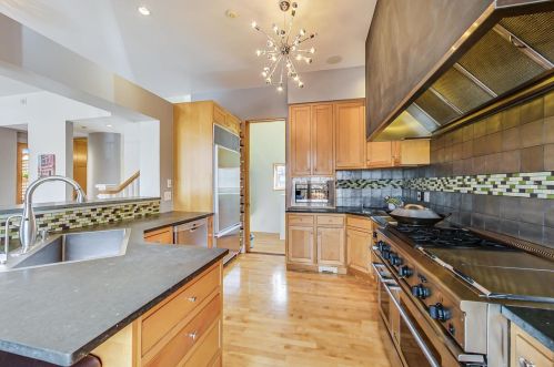 1453 Belden Ave, Chicago IL 60647-3220 exterior