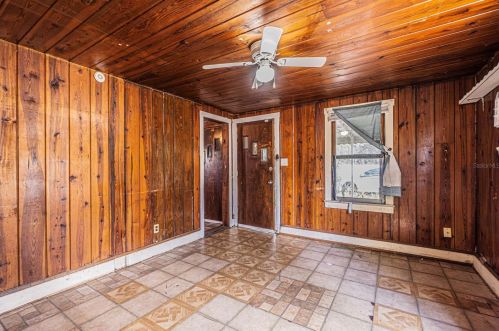 10704 Annette Ave, Tampa FL  33612-6833 exterior