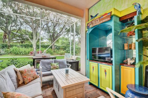 5254 Landon Cir, Boynton Beach FL 33437-1668 exterior