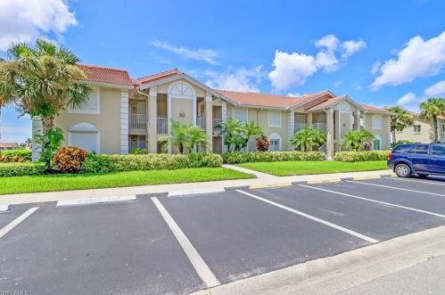 7748 Emerald Cir, Naples FL 34109-1782 exterior