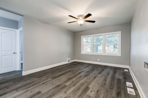 9132 Saginaw Ave, Chicago IL  60617-4150 exterior