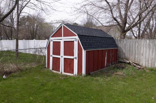 336 12 St, Plainwell MI 49080-1902 exterior