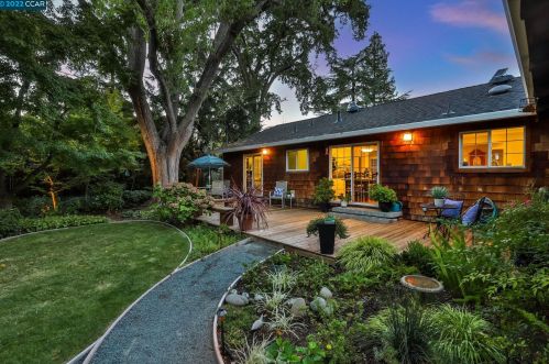 81 Byron Dr, Concord CA 94523-4102 exterior