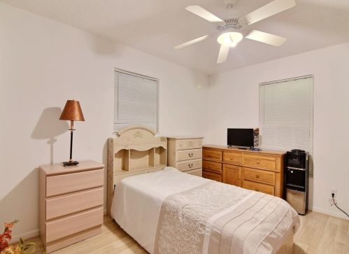 7304 Deland Ave, Fort Pierce FL 34951-1425 exterior