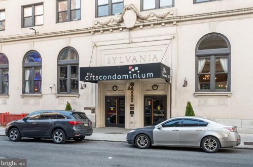 1324 Locust St, Philadelphia PA 19107-5604 exterior