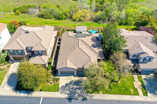 4054 Borders Dr, Folsom CA 95762-5415 exterior