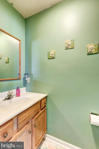 17 Starlite Dr, Littlestown PA 17340-1660 exterior