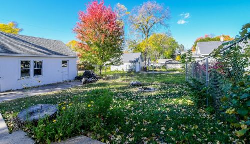 1151 Charlton St, Saint Paul MN 55118-2119 exterior